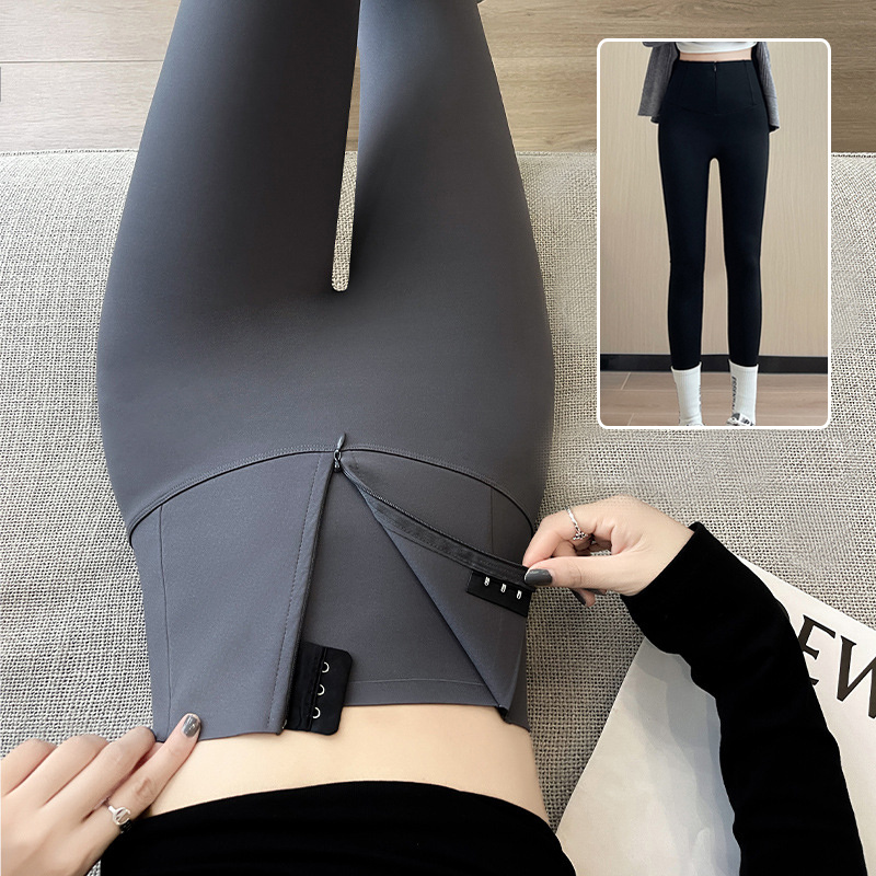 High-waist butt-lifting thermal leggings with tummy control, zipper closure, and velvet lining for winter wear.