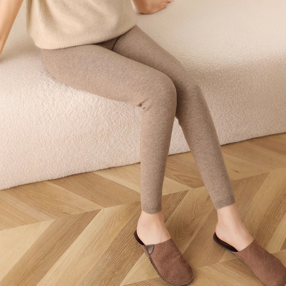 Soft cashmere thermal leggings for women, slim fit, thick and warm, ideal for winter wear.